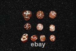 10 Large Ancient Etched Carnelian Beads with Rare Pattern in Very Good Condition