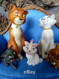 ARISTOCATS FAMILY GROUPING ON SOFA BASE, WDCC FIGURINES, All New, MIB, with COA