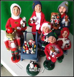 Byers Choice Carolers Nutcracker Theme with cart and cat 6 dolls