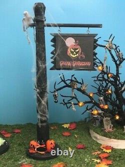 Byers Choice Carolers THE WITCH OF SALEM 2004 + CAULDRON, SIGNPOST, & TREE