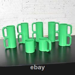 Heller Dinnerware by Lella & Massimo Vignelli in Kelly Green 58 Pieces & Napkins
