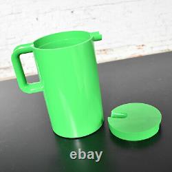 Heller Dinnerware by Lella & Massimo Vignelli in Kelly Green 58 Pieces & Napkins