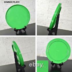 Heller Dinnerware by Lella & Massimo Vignelli in Kelly Green 58 Pieces & Napkins