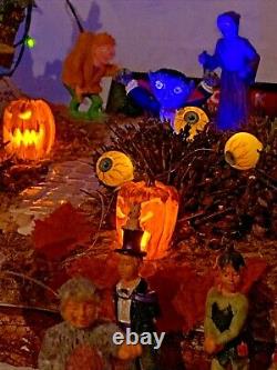 Lemax Lot Spooky Town Ghoul's Night Out Lighted Spooky Halloween Kids 29 Figures