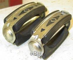 NOS Pair of Schwinn Bicycle Bow Pedals Sting-Ray SubUrban, Fastback, Krate