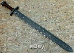 Superb Custom Handmade 30.0 Damascus Steel Hunting Sword with Sheath