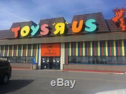 Toys R Us Sign Fully Intact