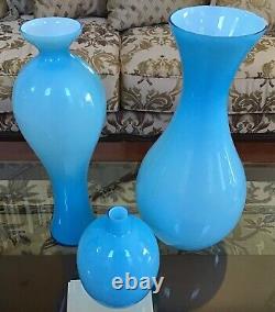 VINTAGE 3PC DECRETIVE ART GLASS TWO SHADES OF BLUE 14 LOT of 3