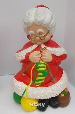 Vintage Atlantic Mold 14 Winking Santa Mrs Claus Knitting 2 Christmas Ceramics