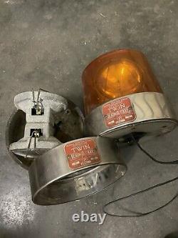 Vintage Federal Sign & Signal Twin Beacon Ray Safety Light Model 11 2B10