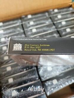 Wholesale Case Lot 30 The Petty Girl Pin-ups Trading Cards Box Set Vtg 90s